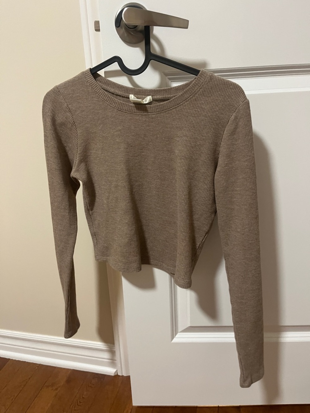 Bozzolo Ribbed Long-Sleeve Crop Top - Taupe Brown